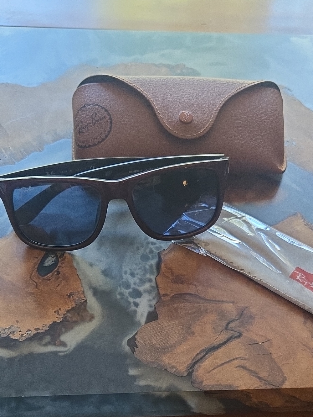 Ray-Ban Justin Burgundy Sunglasses with Brown Case